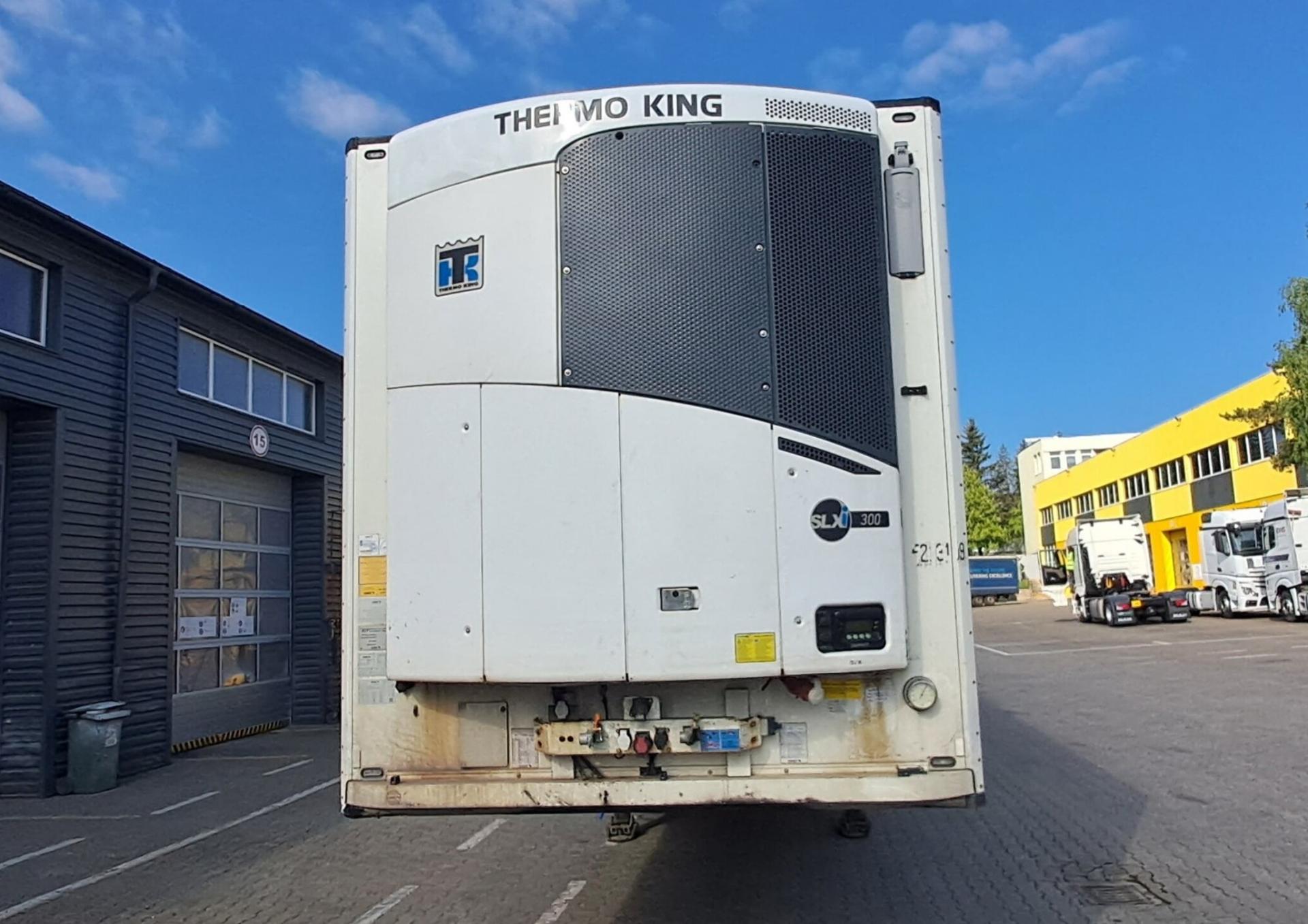 3c3828e4c80226ce924f4895df78bdc2 2018 Schmitz Cargobull SKO Double Deck FP 60 ThermoKing SLXi 300 Lifting Axle