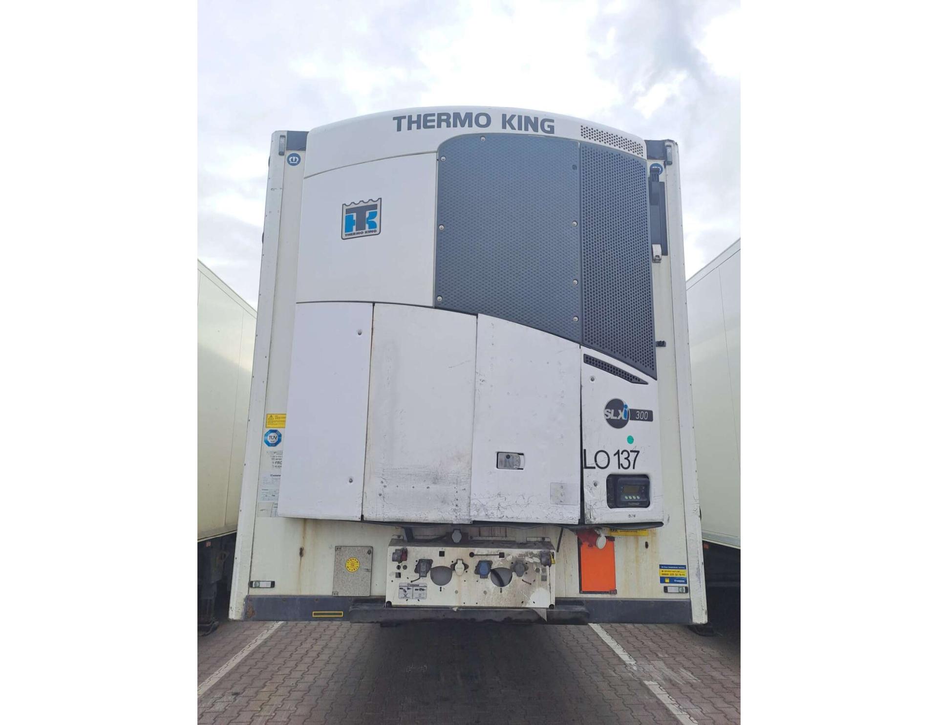 fd9d060f4bebd006b243159dbb6309ff 2018 Krone SDR Double Deck Cool Liner FP60 ThermoKing SLXi 300 Lifting Axle