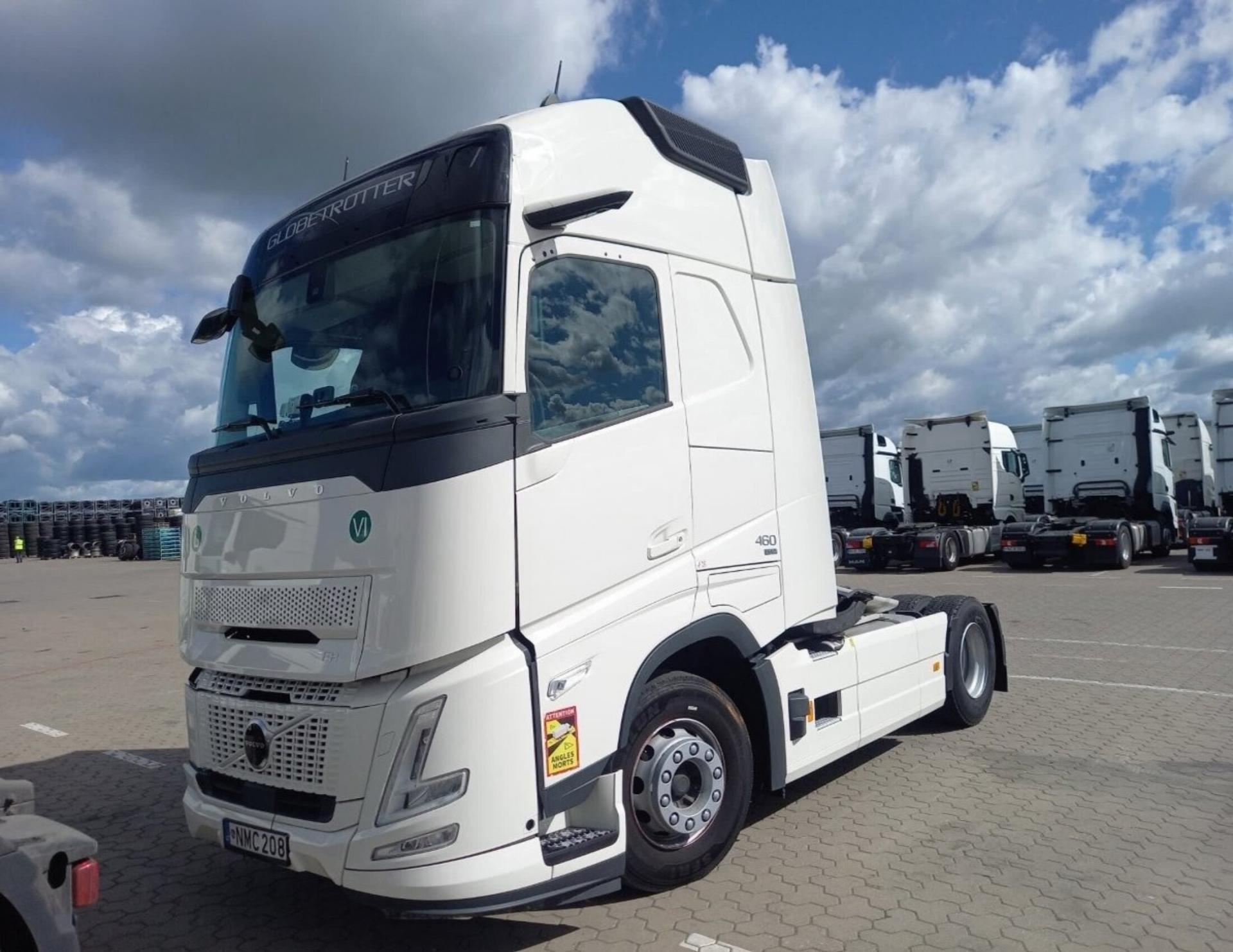 19b3df99d3a504b14a21d08e1b2ce133 2025 Volvo FH 460 AERO Globetrotter XL ACC i-Save I-ParkCool SideSkirts Mirror Cam