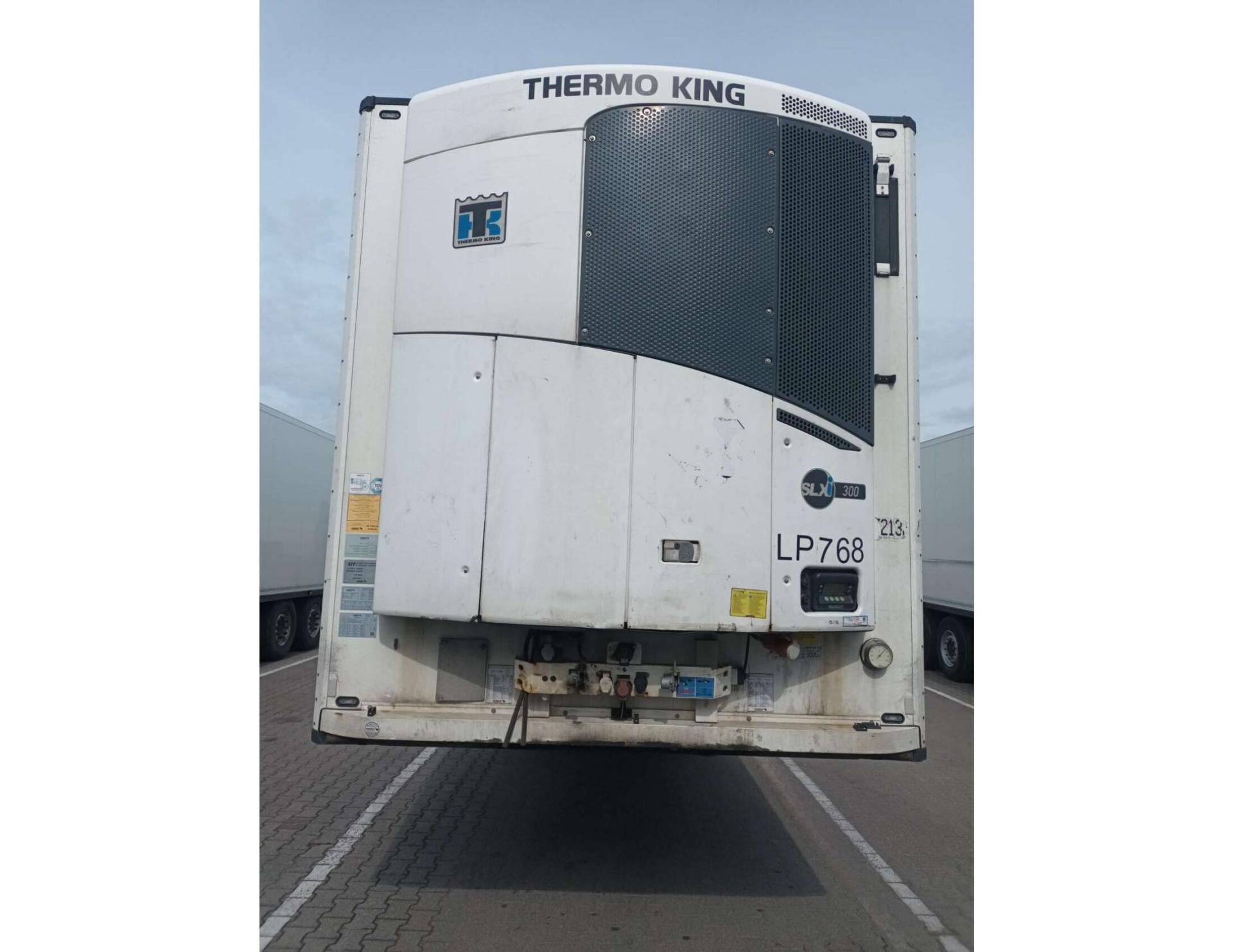 3cd06fb671c28efa397e9c9da85b1642 2018 Schmitz Cargobull SKO Double Deck FP 60 ThermoKing SLXi 300 Lifting Axle