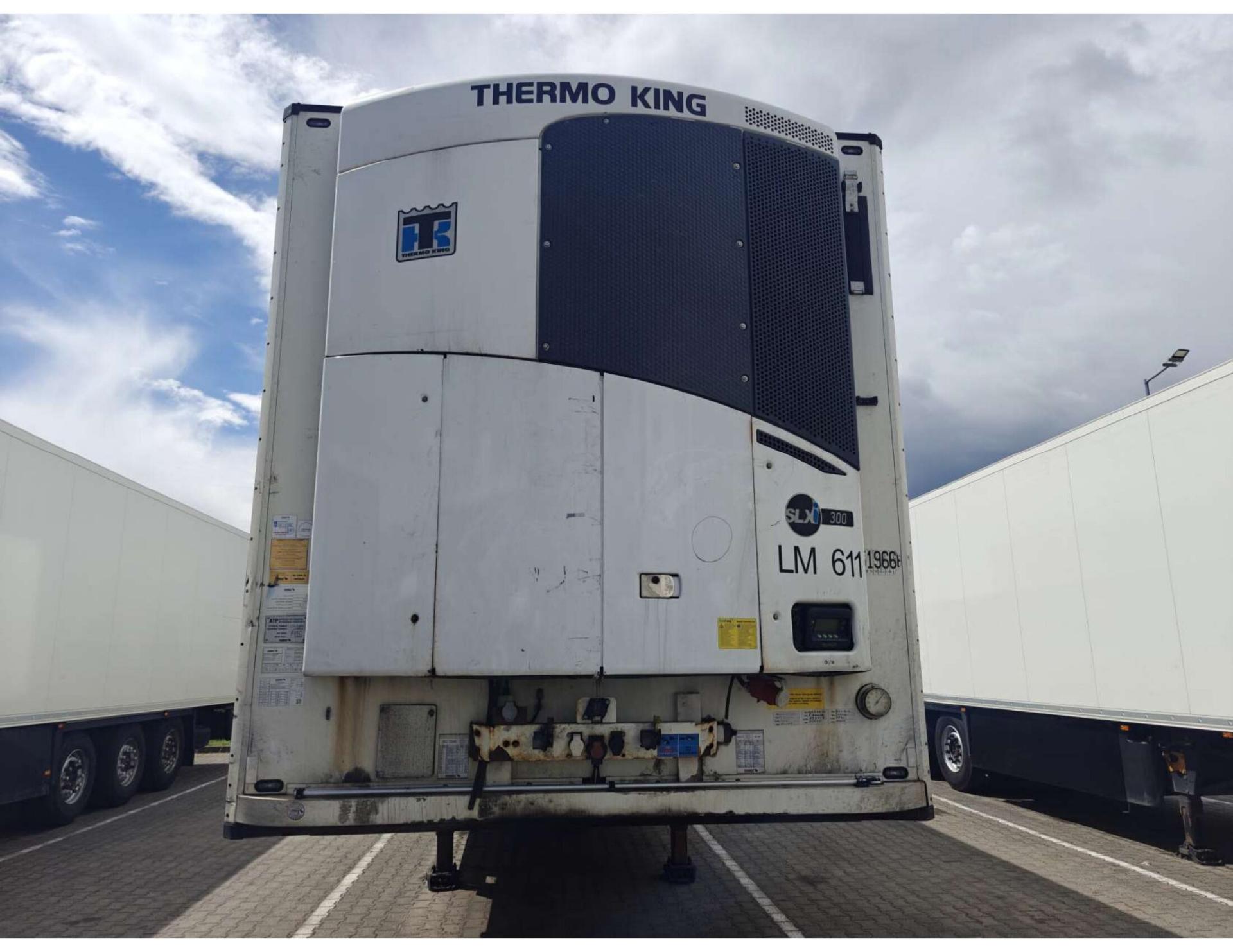 a51c59bf9ad220d74f409396f1a5aba6 2018 Schmitz Cargobull SKO Double Deck FP 45 ThermoKing SLXi 300 Lifting Axle