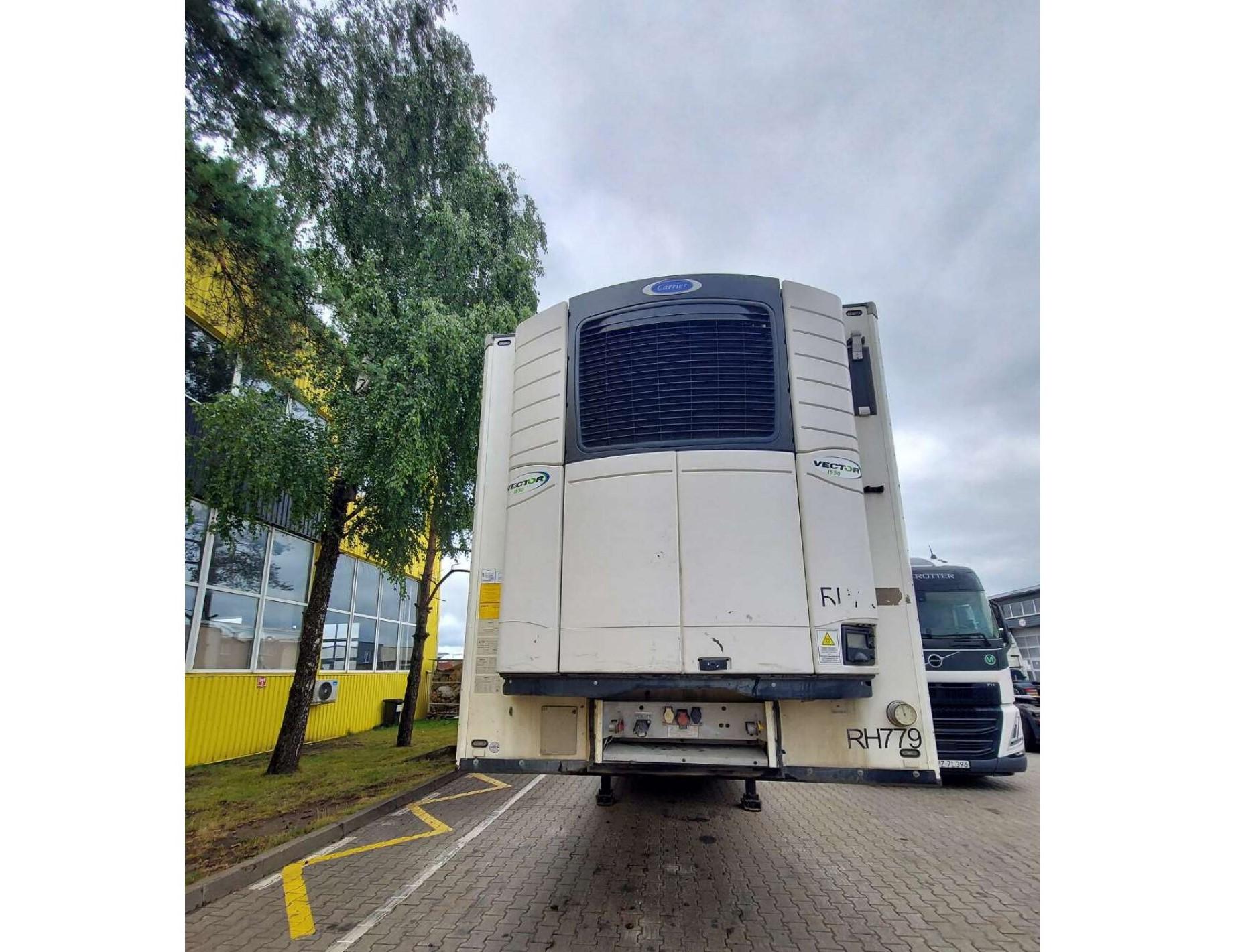 853b795c03cdc6934b858b4c12900f37 2022 Schmitz Cargobull SKO Double Deck FP 60 Carrier Vector 1550 Lifting Axle