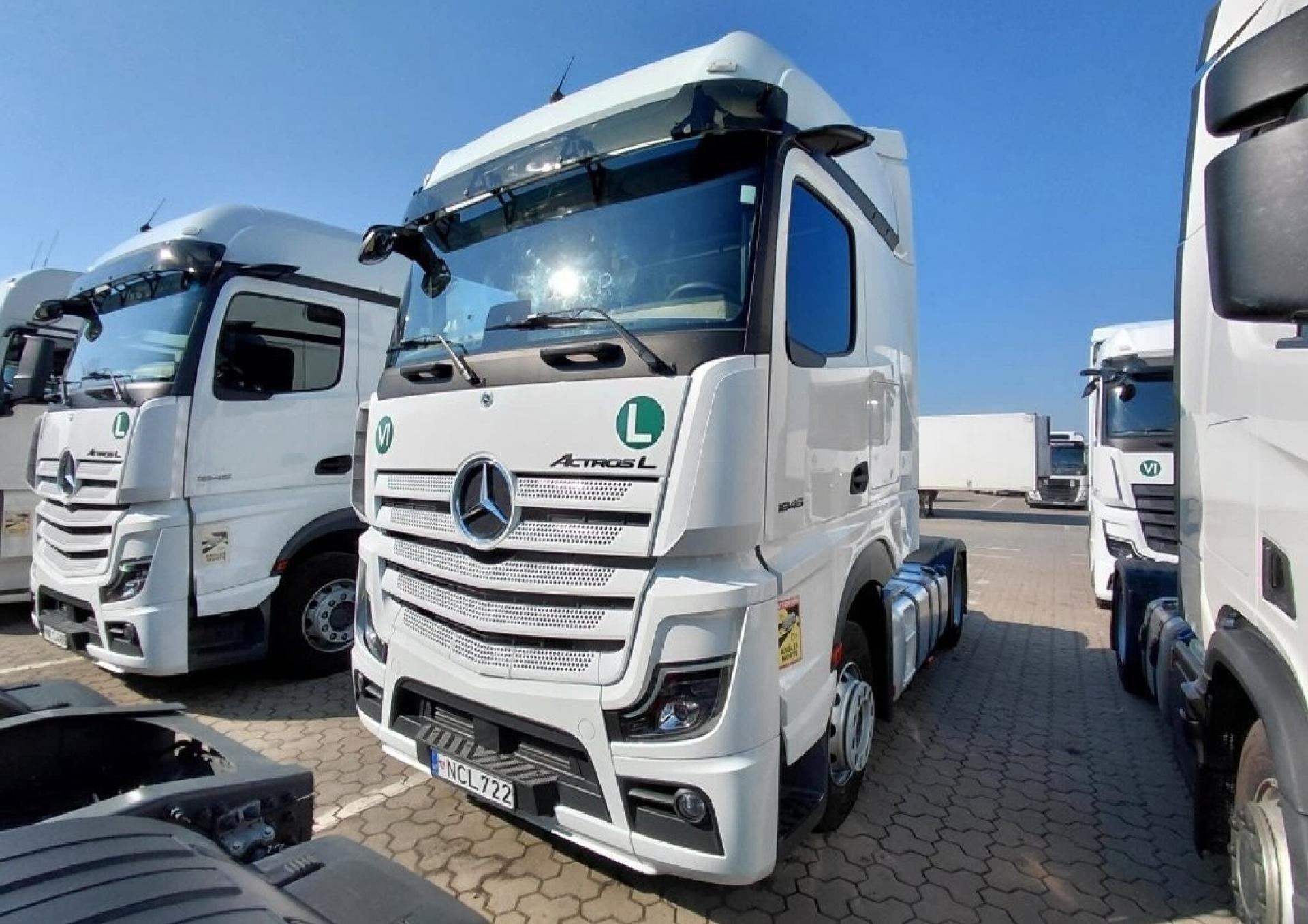 a5ea7b28233bb530056b19171e34b9da 2024 Mercedes-Benz Actros 5 1845 BigSpace MirrorCam
