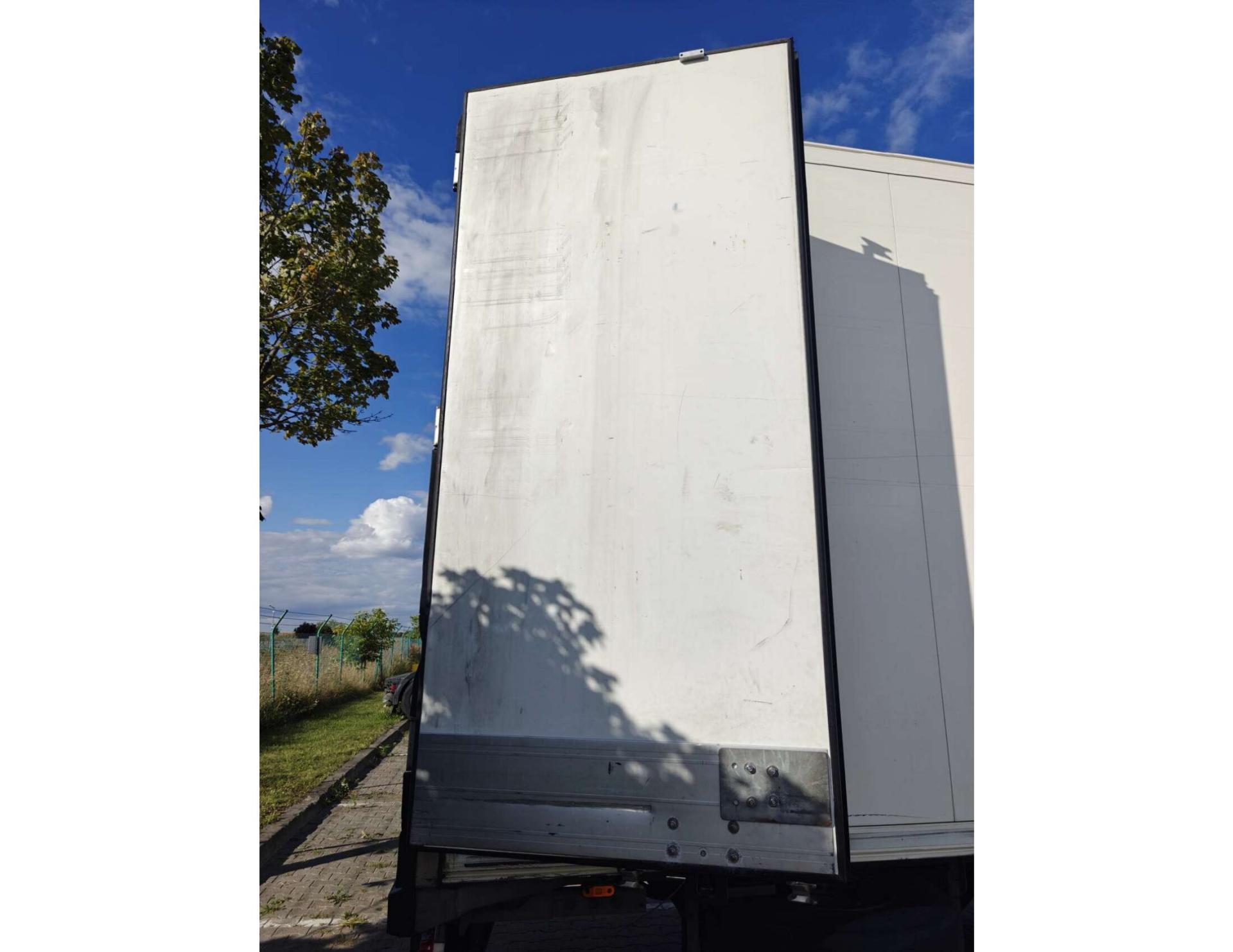 550ef37102cc4e33c4c45ebbb94b6172