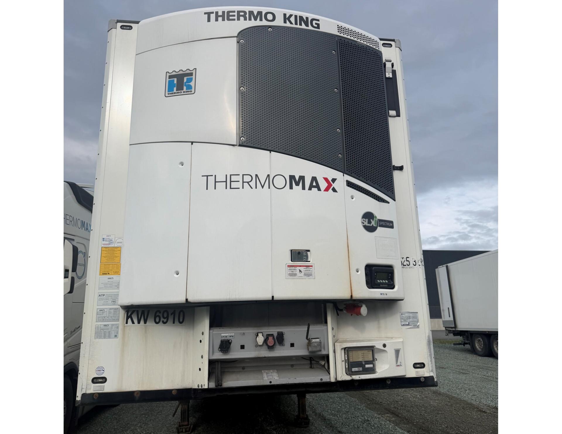 e2d32440b0be6834e3432c4fe5f26c5d 2021 Schmitz Cargobull SKO Double Deck FP 45 ThermoKing SLXi 300 Lifting Axle Multitemp