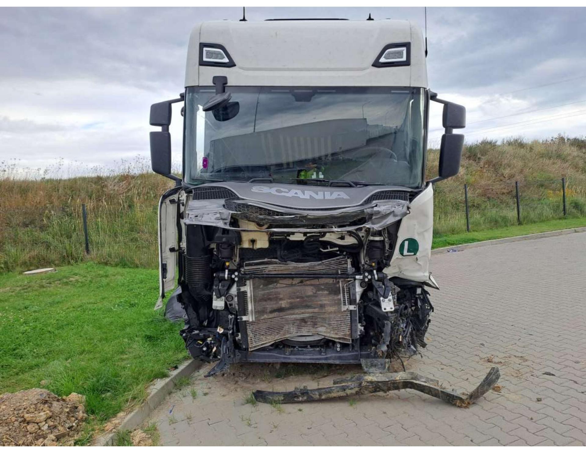 25c4ca4bbc44d92e89eb4000f293ee78 2025 Scania R460 CR20H Adaptive Cruise Control ADAS Package