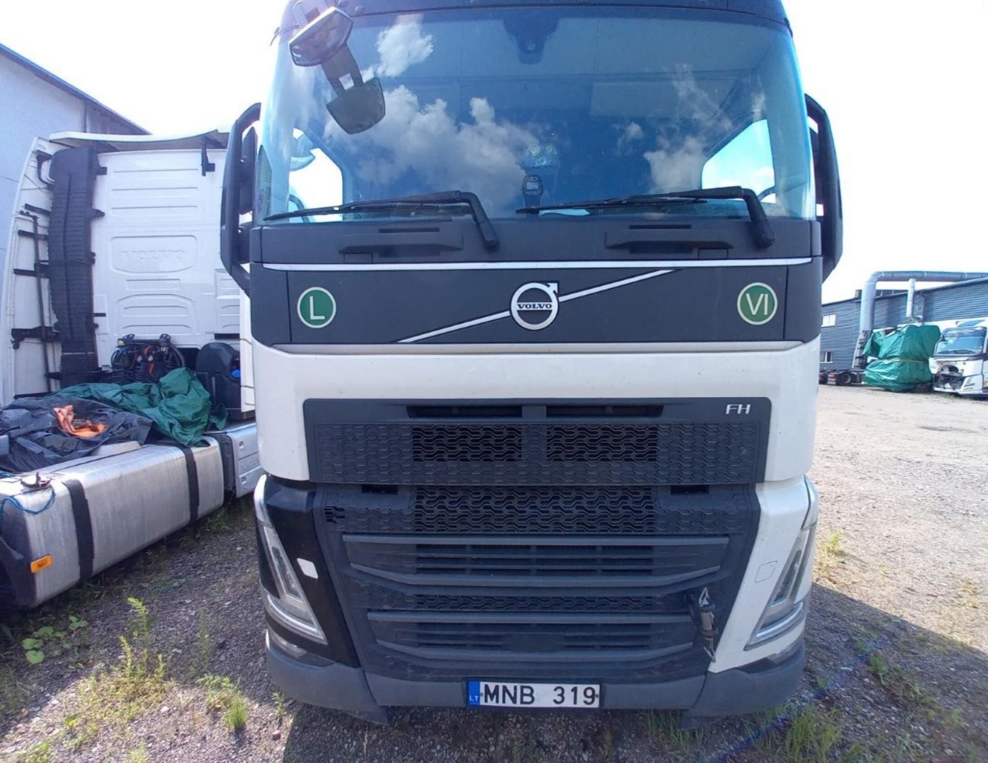 4a176d6f00f7fa51d1f36e063074d78e 2023 Volvo FH 460 Globetrotter XL i-Save