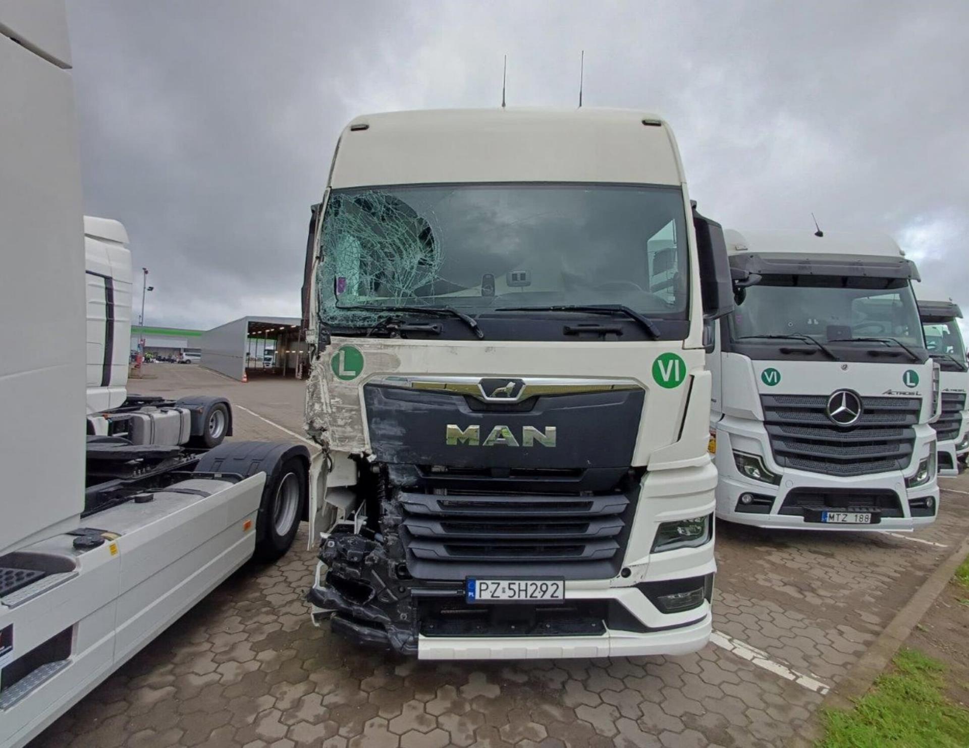 4a630c7bff0ddaa407a3f88294cdb130 2023 / 2024 MAN TGX 18.480 GX Adaptive Cruise Control