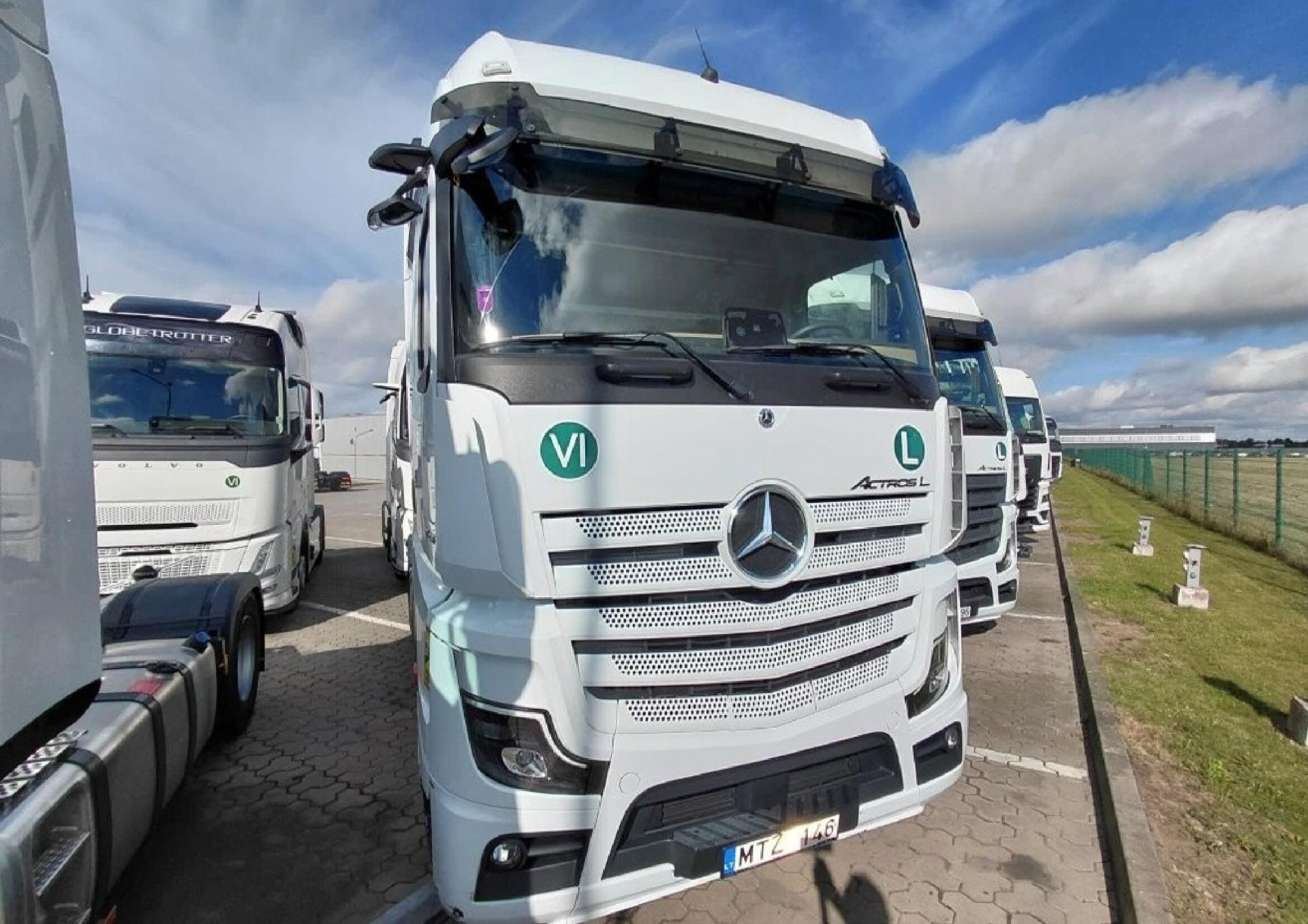5999397df50b3076c13f85d266de95be 2023 Mercedes-Benz Actros 5 1845 BigSpace MirrorCam