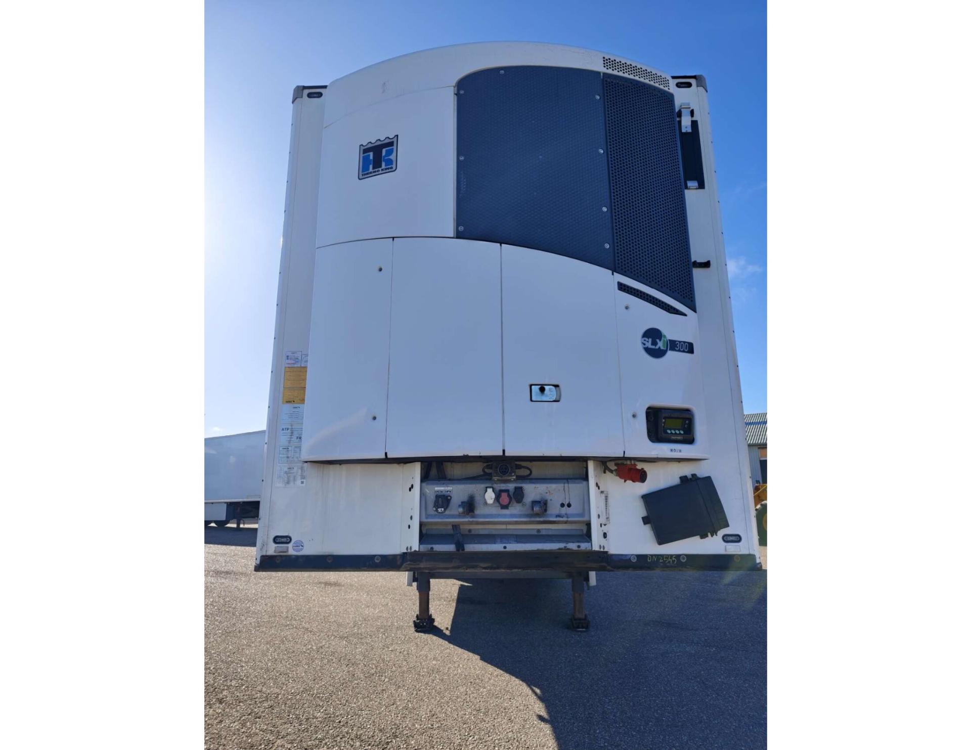 8ebd2172e376ffb0f13771bb3537360f 2020 Schmitz Cargobull SKO FP 45 ThermoKing SLXi 300 Taillift