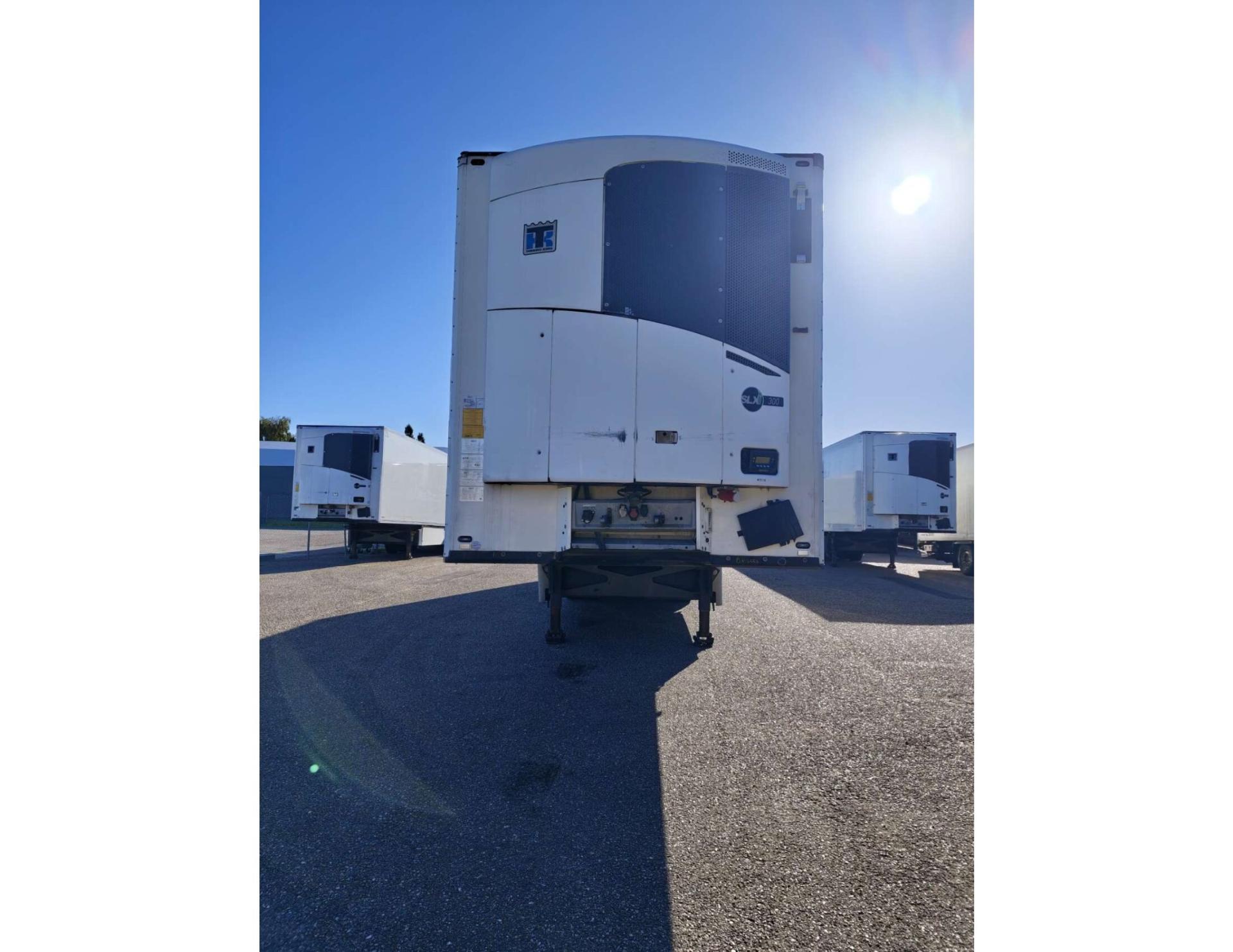dbd7cd16977078bb2a6385e810aea342 2020 Schmitz Cargobull SKO FP 45 ThermoKing SLXi 300 Taillift