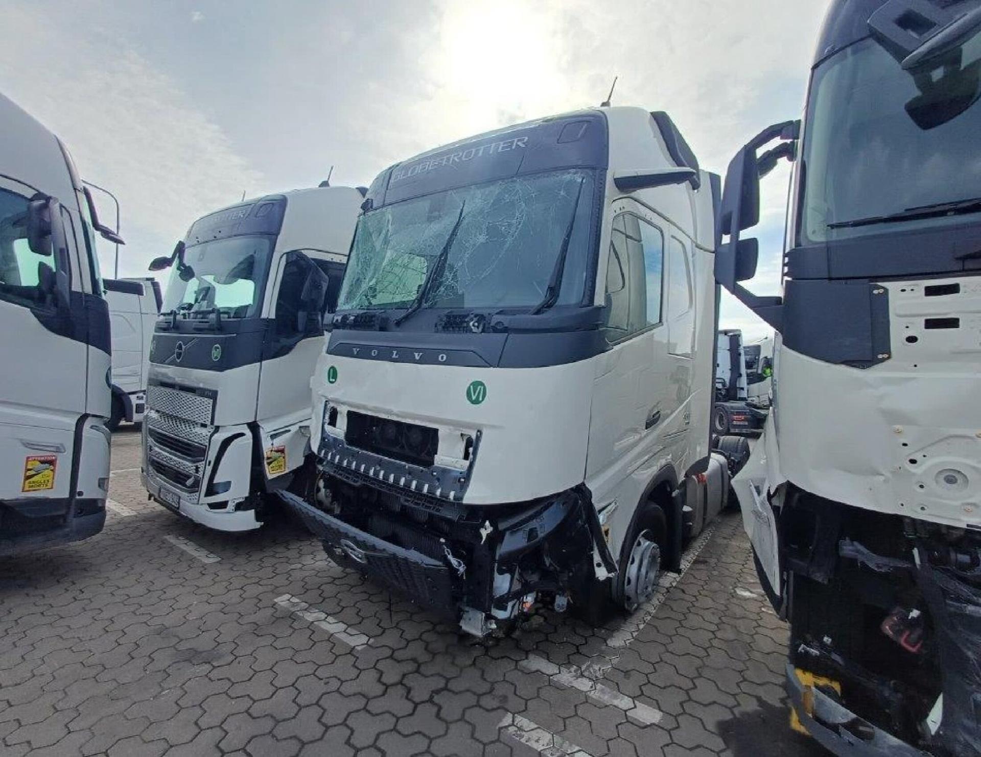 62a60a78d073fc51127b447aff3aefef 2026 Volvo FH 460 XL i-Save I-ParkCool Adaptive Cruise Control Mirror Cam