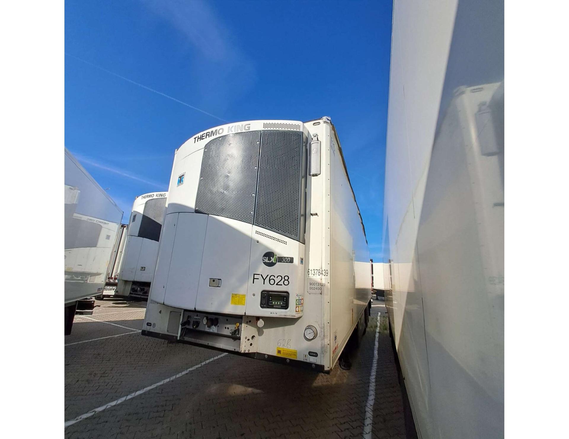b2660e661303d29502d5932026644d55 2025 Schmitz Cargobull SKO Double Deck FP 45 ThermoKing SLXi 300 Lifting Axle